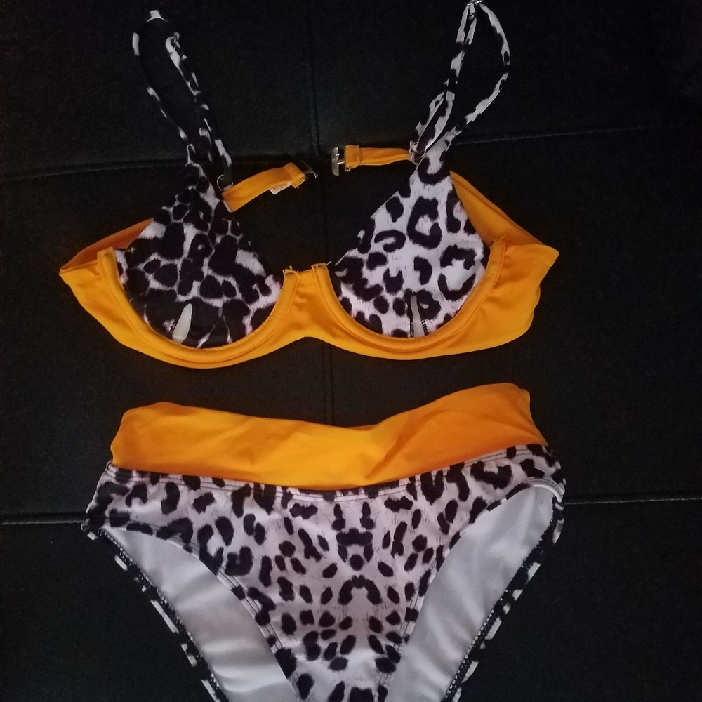 Women 2 piece bathing suit Matte Collection size M